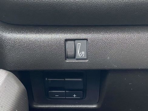 Used 2024 Chevrolet Colorado LT w/ LT Convenience Package II image 19