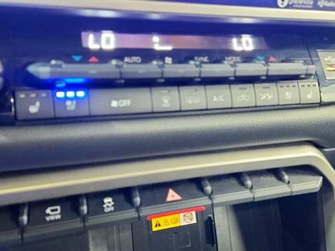 Used 2024 Toyota Tundra Limited image 18