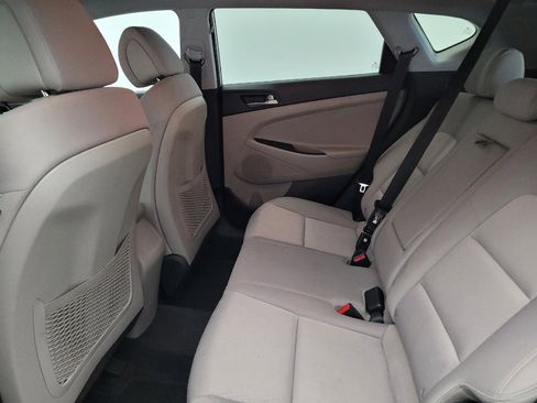 Used 2018 Hyundai Tucson SE image 18