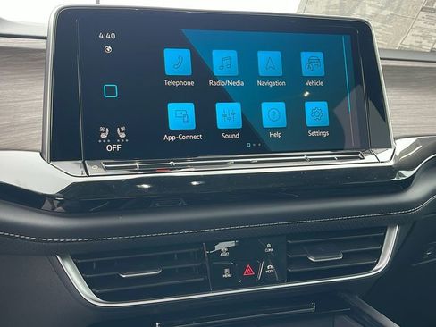 New 2025 Volkswagen Atlas SEL Premium R-Line image 18