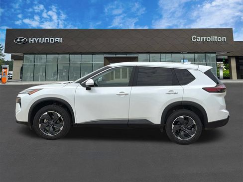 Used 2025 Nissan Rogue SV FWD image 8