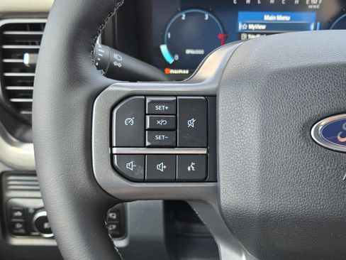 New 2026 Ford F250 Lariat w/ Black Appearance Package image 25