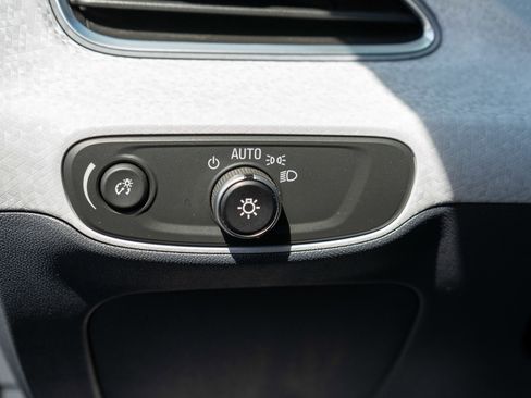 Used 2019 Chevrolet Bolt Premier w/ Infotainment Package FWD image 15
