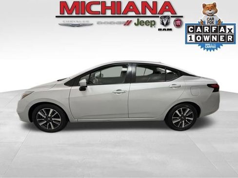Used 2022 Nissan Versa SV image 1