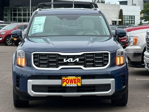 Certified 2024 Kia Telluride S w/ S Sunroof Package AWD/4WD image 9