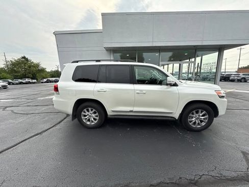 Used 2016 Toyota Land Cruiser AWD/4WD image 11