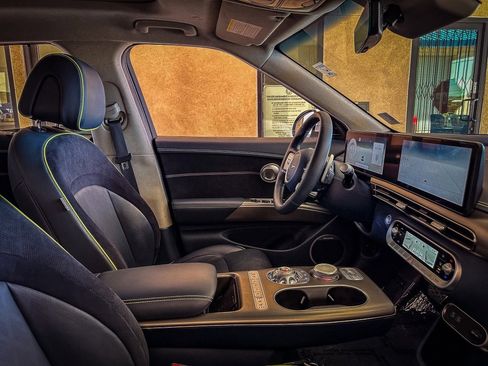 Used 2023 Genesis GV60 Performance image 30