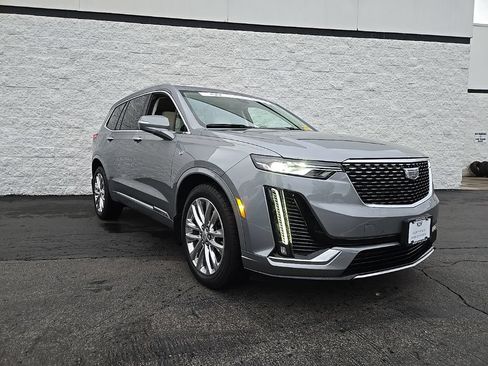 Certified 2024 Cadillac XT6 Premium Luxury AWD/4WD image 3