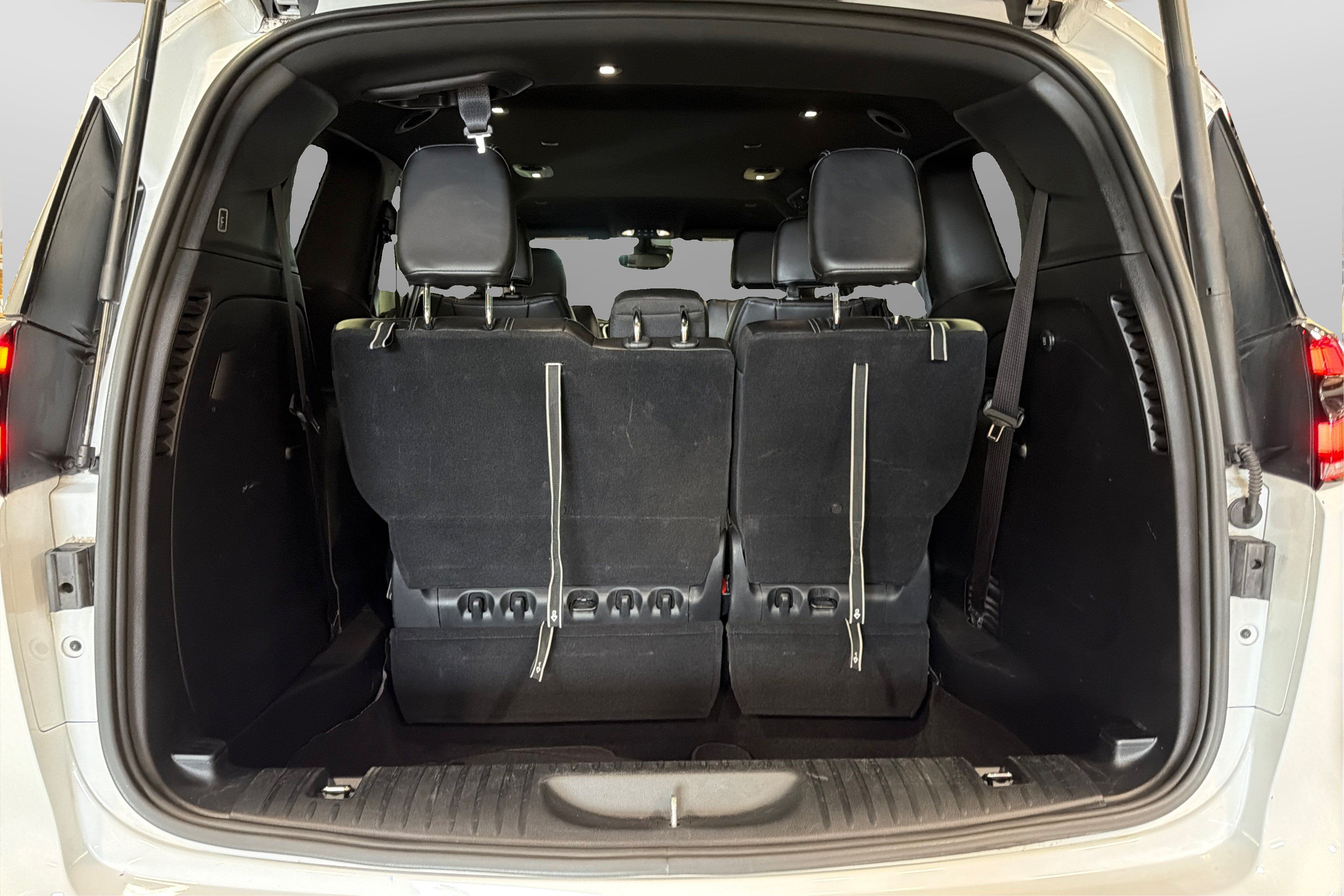 Used 2025 Chrysler Pacifica Select FWD image 45