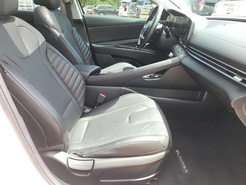 Used 2022 Hyundai Elantra Limited FWD image 8