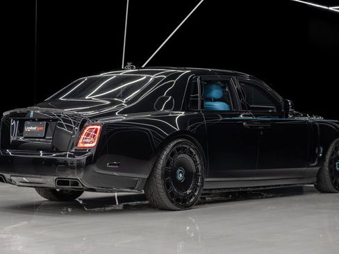 Used 2023 Rolls-Royce Phantom Sedan image 11