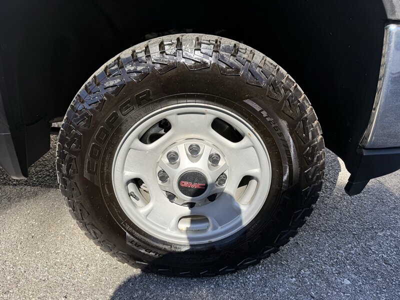Used 2021 GMC Sierra 2500 4x4 Regular Cab w/ Convenience Package image 20