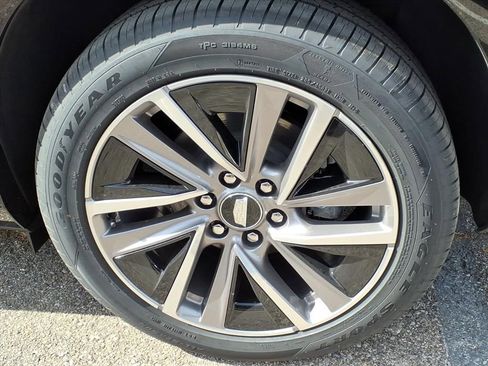New 2026 Cadillac Vistiq Sport w/ LPO, Floor Liner Package AWD/4WD image 7