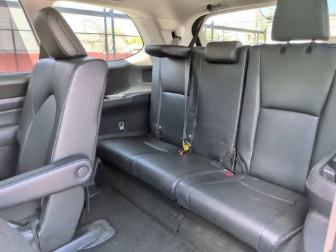 Used 2024 Toyota Grand Highlander AWD image 12