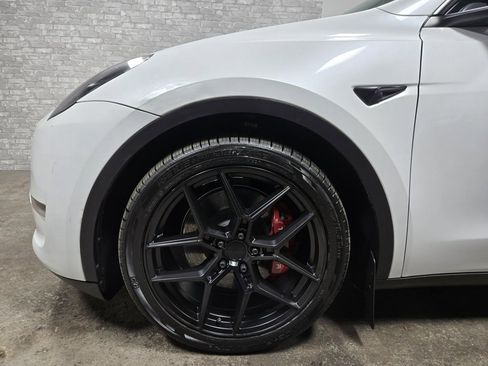 Used 2023 Tesla Model Y Long Range image 55
