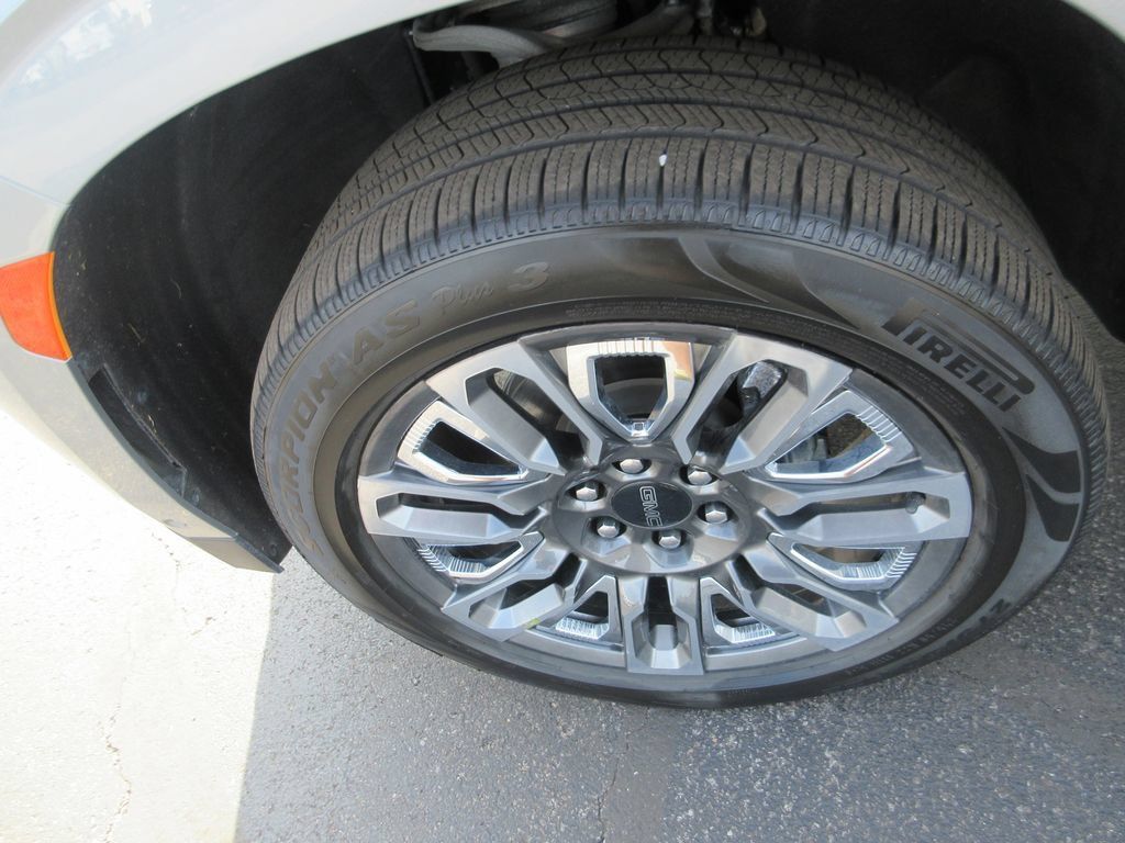 Certified 2023 GMC Yukon Denali Ultimate AWD/4WD image 15