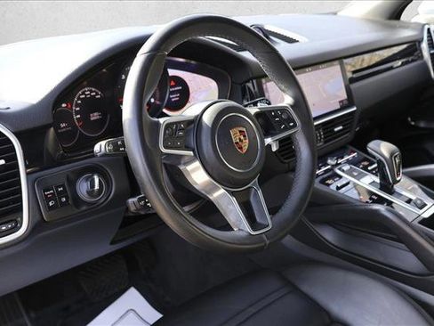 Used 2019 Porsche Cayenne AWD/4WD image 10