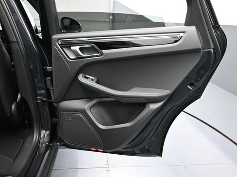 Certified 2026 Porsche Macan AWD/4WD image 26