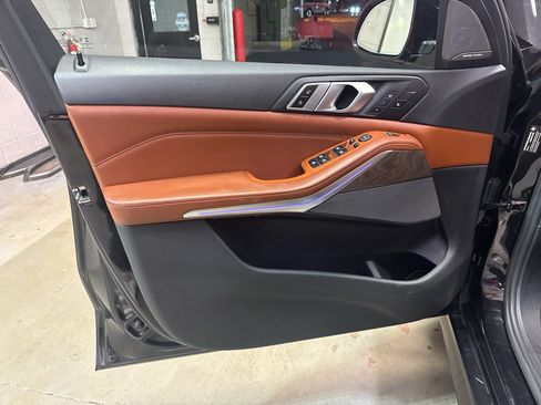 Used 2019 BMW X5 xDrive40i w/ M Sport Package AWD/4WD image 15