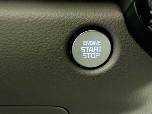 New 2026 Kia Carnival FWD image 23