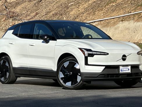 New 2026 Volvo EX30 Plus w/ Climate Package image 2