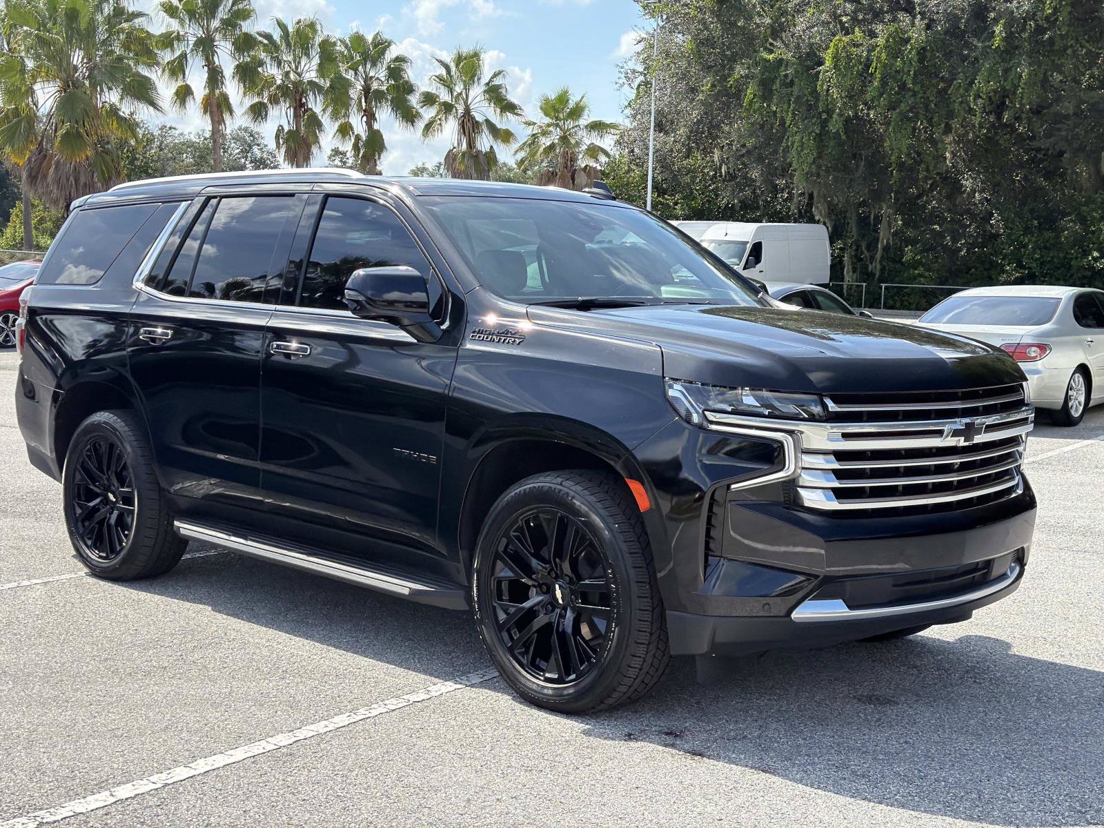 Used 2021 Chevrolet Tahoe High Country RWD image 2