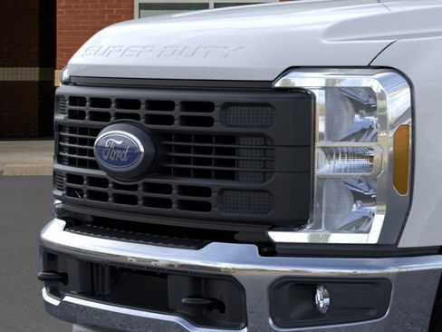 New 2025 Ford F250 XL w/ XL Driver Assist Package RWD image 17