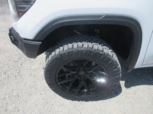 New 2026 GMC Sierra 1500 AT4X AWD/4WD image 13