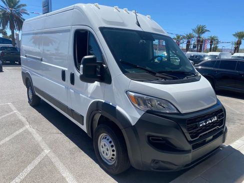 Used 2025 RAM ProMaster 2500 FWD image 3
