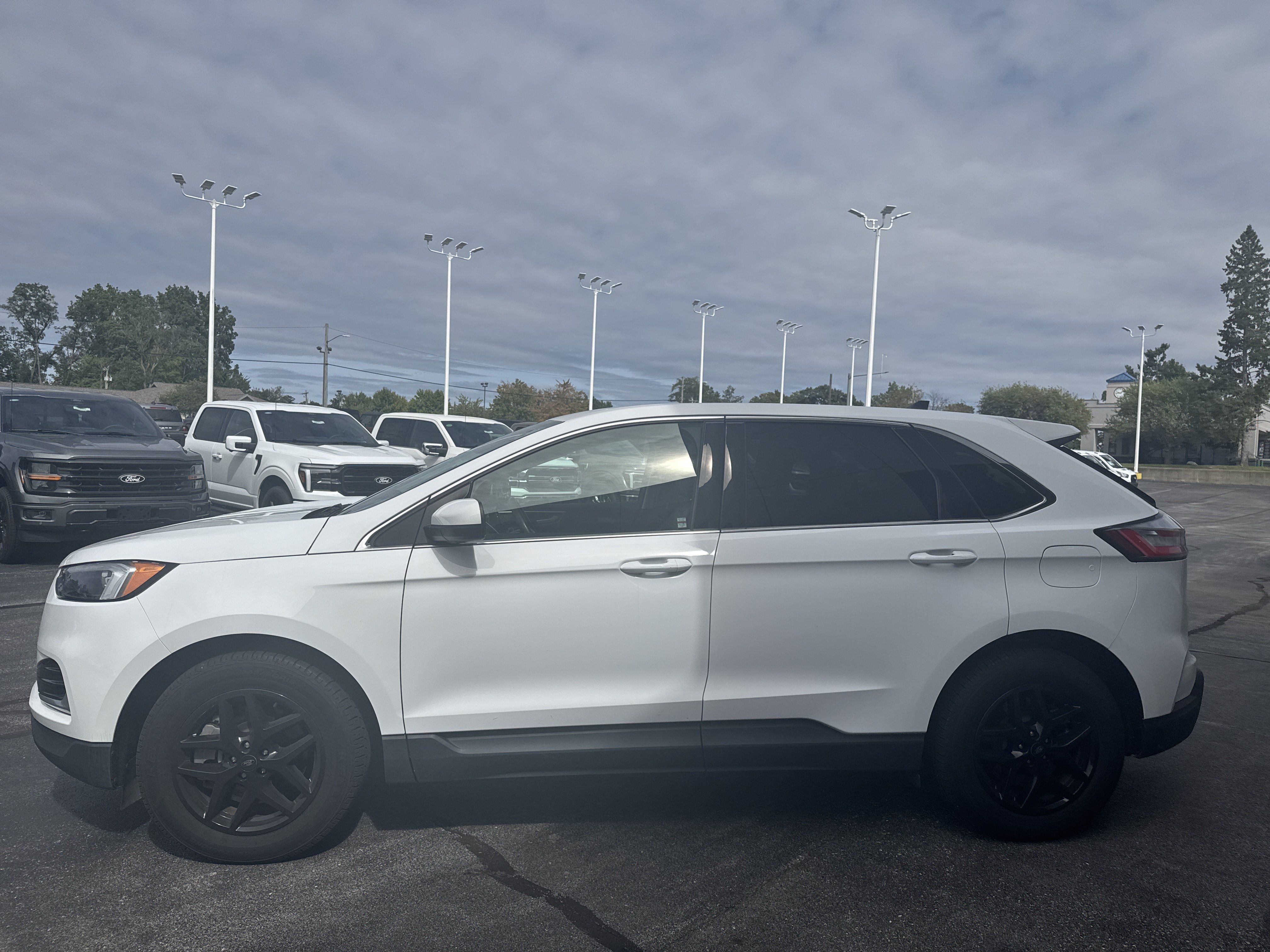 Used 2024 Ford Edge SEL AWD/4WD image 5