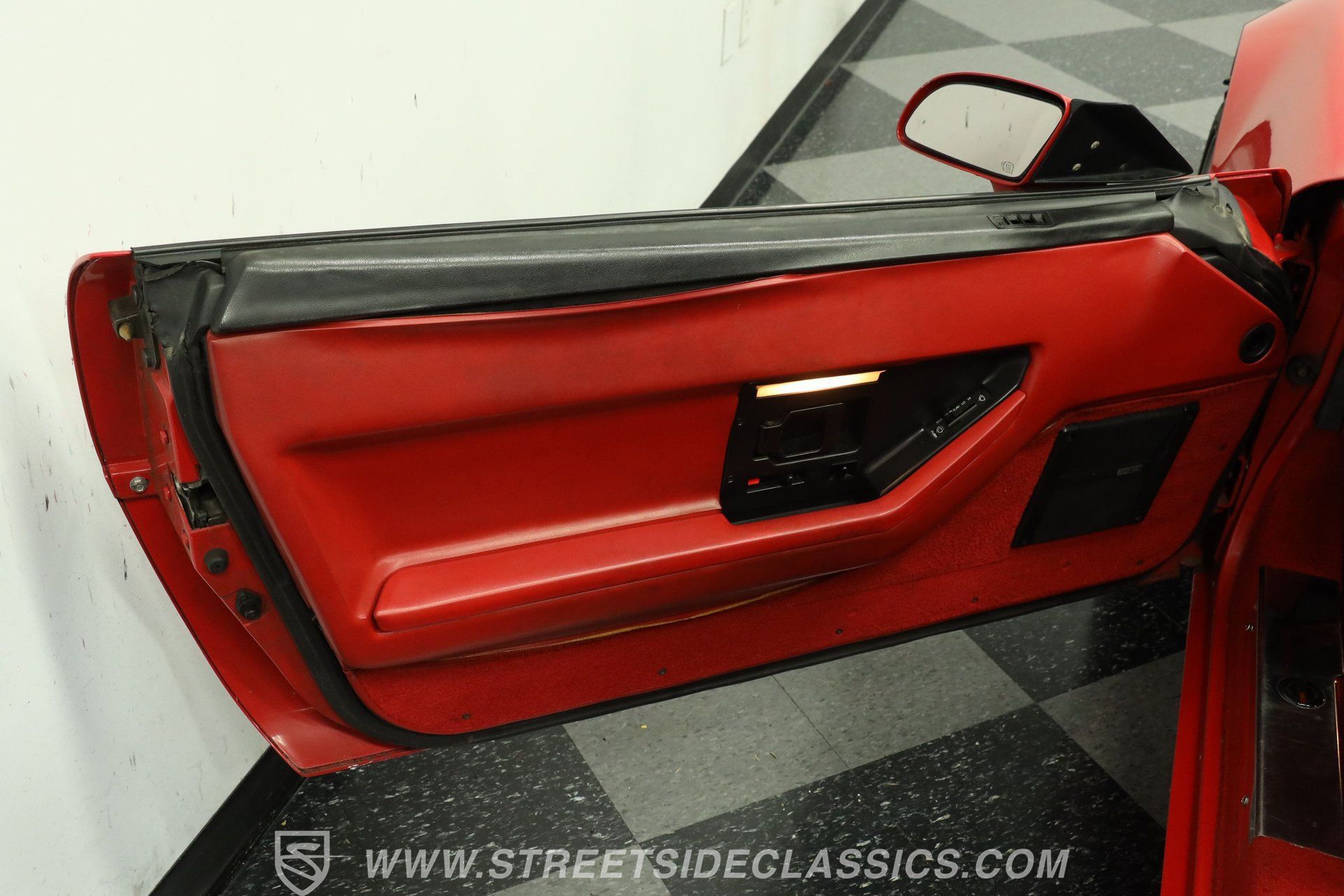 Used 1988 Chevrolet Corvette Convertible RWD image 34
