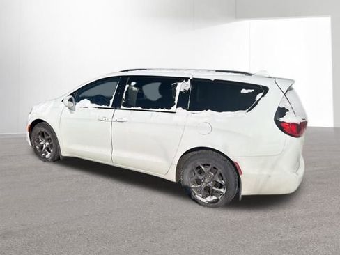 Used 2020 Chrysler Pacifica Touring-L Plus image 7