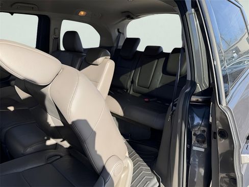 Used 2016 Honda Odyssey Touring image 23