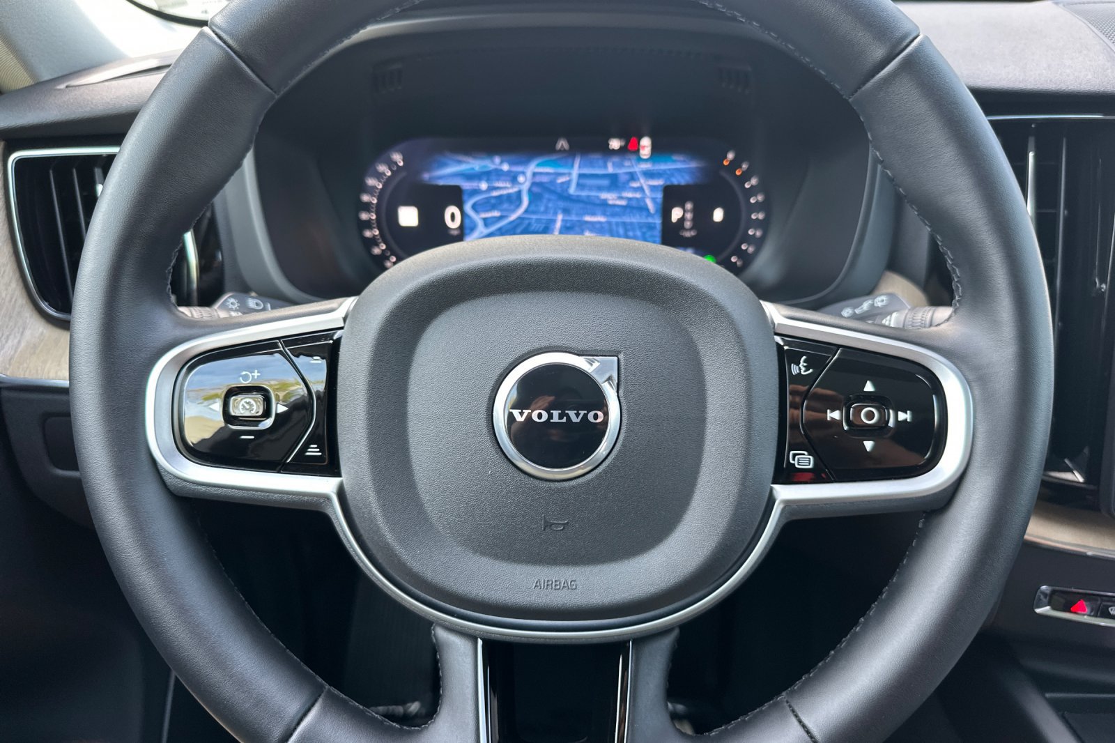Certified 2026 Volvo XC60 B5 Plus AWD/4WD image 29