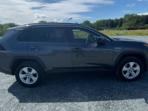 Certified 2019 Toyota RAV4 LE AWD/4WD image 9