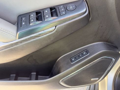 Used 2015 Chevrolet Tahoe LT image 6