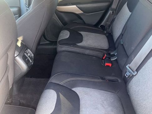 Used 2017 Jeep Cherokee Altitude image 6