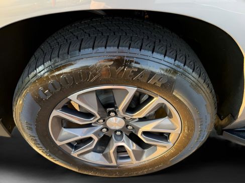 Used 2022 Chevrolet Tahoe LT w/ Luxury Package image 33