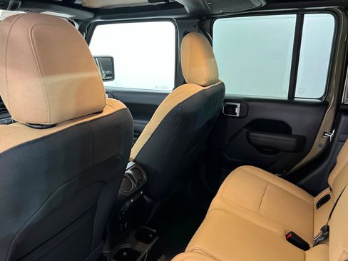 New 2026 Jeep Gladiator Willys AWD/4WD image 19