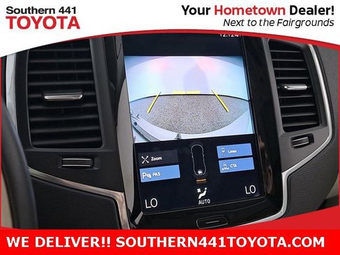 Used 2022 Volvo XC90 T5 Momentum w/ Protection Package Premier image 31