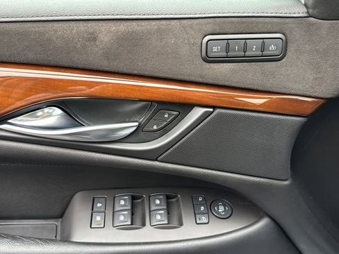 Used 2018 Cadillac Escalade ESV Luxury image 20