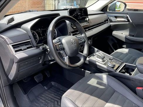 Used 2024 Mitsubishi Outlander SE AWD/4WD image 13