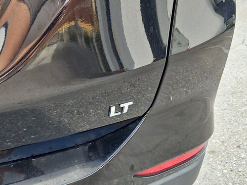 Used 2022 Chevrolet Equinox LT FWD image 28