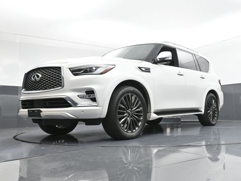 Used 2024 INFINITI QX80 Sensory w/ Cargo Package image 24