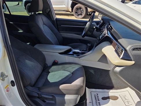 Used 2018 Toyota Camry LE w/ Moonroof Package image 15