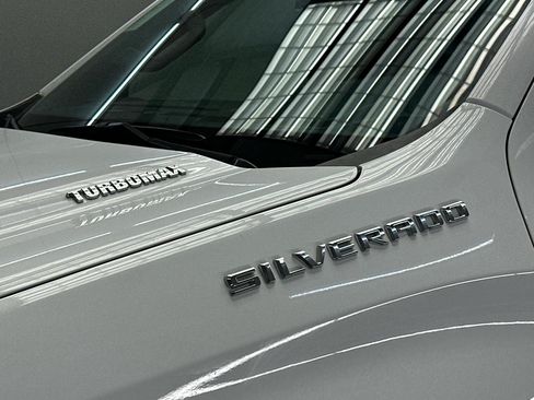 Used 2024 Chevrolet Silverado 1500 LT AWD/4WD image 6