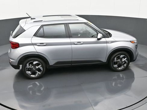 Certified 2025 Hyundai Venue SEL FWD image 38