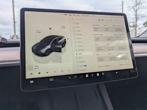 Used 2025 Tesla Model Y Long Range image 26