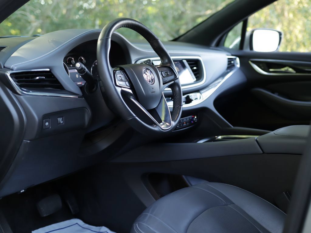 Used 2023 Buick Enclave Essence w/ Sport Touring Edition FWD image 9