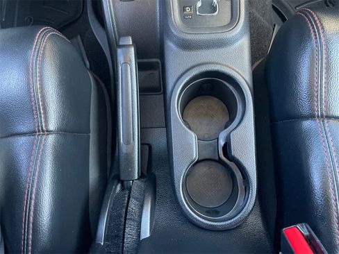 Used 2012 Jeep Wrangler Unlimited Sahara image 14